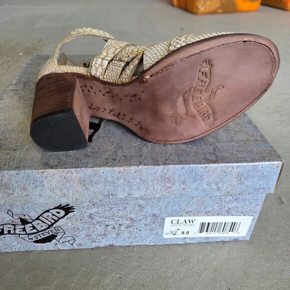 *Brand New* Freebird by Steven Claw White Snake Sandal, Size 9 - Picture 5 of 9